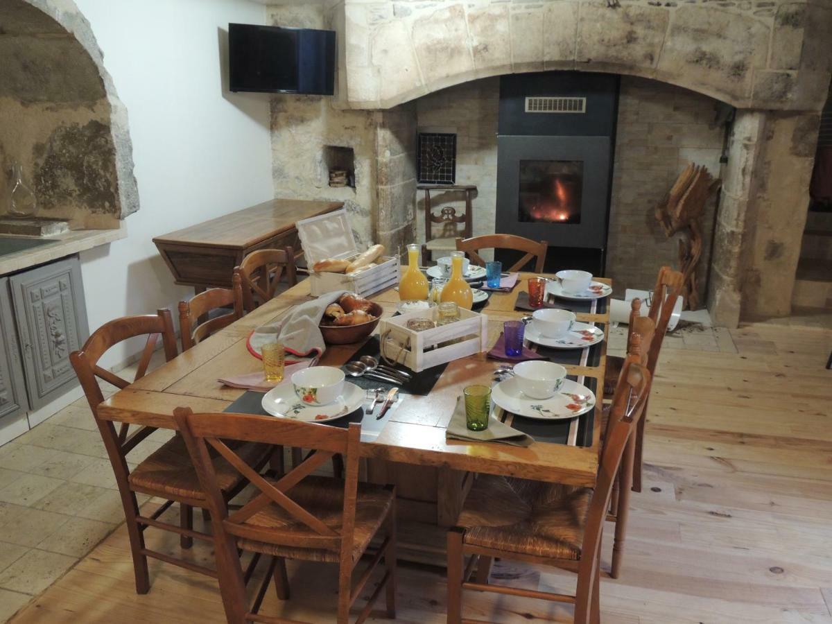 Le Pigeonnier Apartment Martel Bagian luar foto