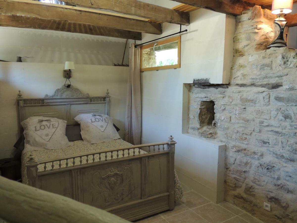 Le Pigeonnier Apartment Martel Bagian luar foto